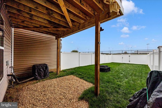 205 UNION RIDGE DR, Charles Town, WV 25414