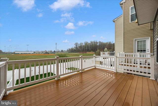 205 UNION RIDGE DR, Charles Town, WV 25414