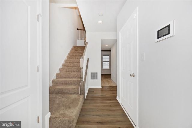 205 UNION RIDGE DR, Charles Town, WV 25414