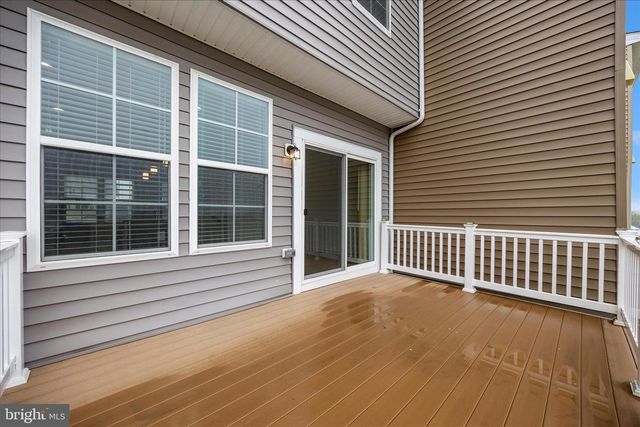 205 UNION RIDGE DR, Charles Town, WV 25414