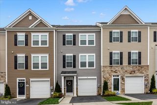 205 UNION RIDGE DR, Charles Town, WV 25414