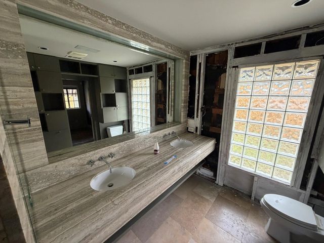 5301 Judalon Lane, Houston, TX 77056