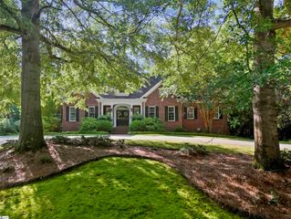 6 Twin Oaks Court, Spartanburg, SC 29306