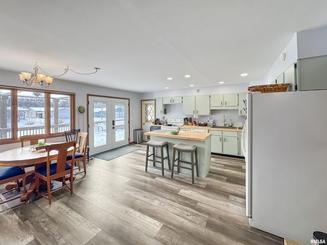 307 NW CROSS Street, Mt Sterling, IL 62353