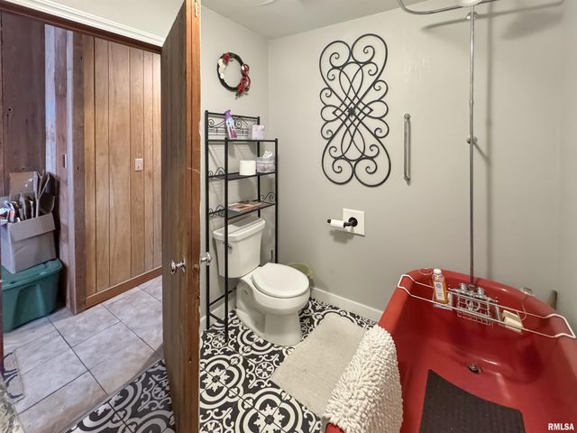 307 NW CROSS Street, Mt Sterling, IL 62353