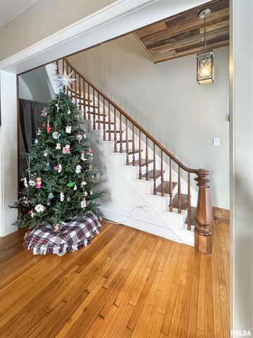 307 NW CROSS Street, Mt Sterling, IL 62353