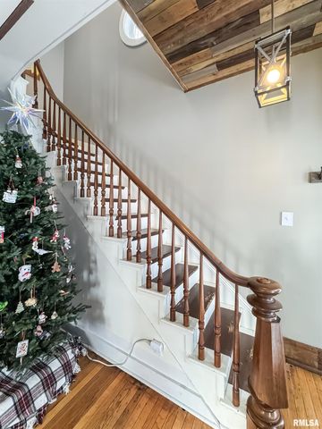 307 NW CROSS Street, Mt Sterling, IL 62353