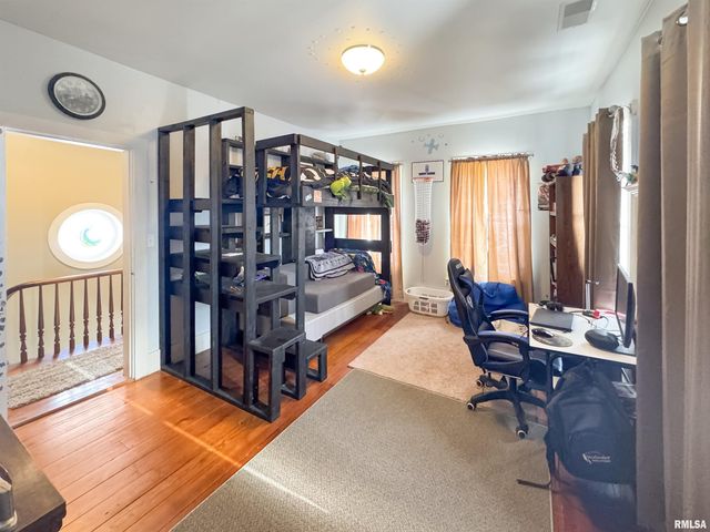 307 NW CROSS Street, Mt Sterling, IL 62353