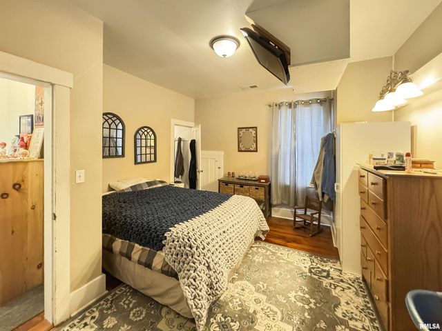 307 NW CROSS Street, Mt Sterling, IL 62353