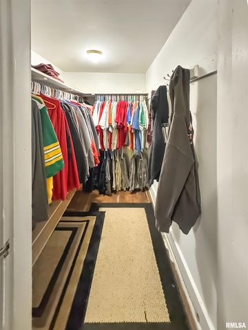 307 NW CROSS Street, Mt Sterling, IL 62353