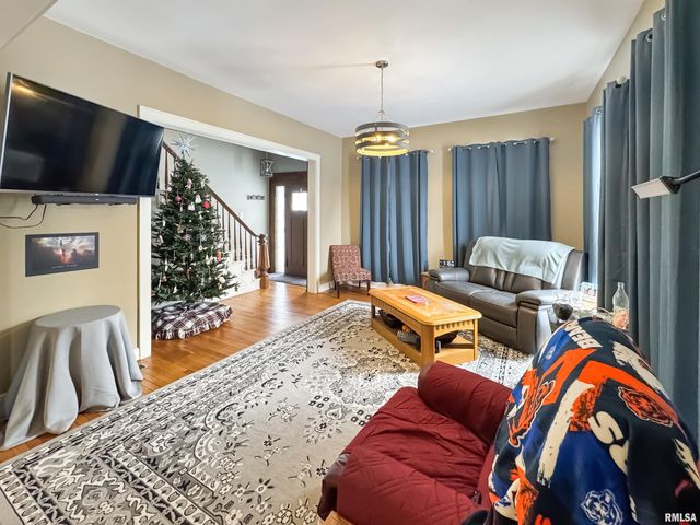 307 NW CROSS Street, Mt Sterling, IL 62353