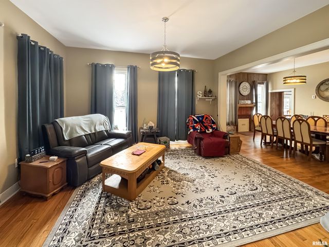 307 NW CROSS Street, Mt Sterling, IL 62353