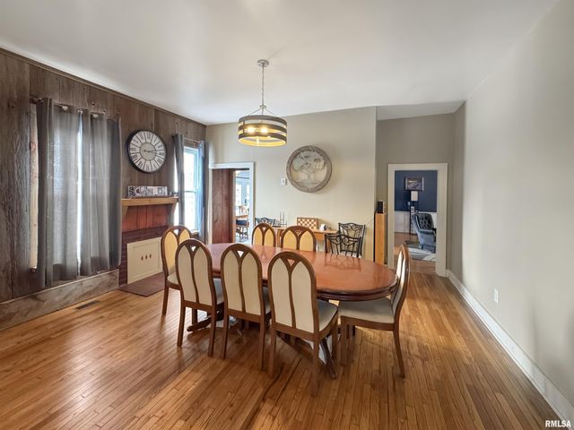 307 NW CROSS Street, Mt Sterling, IL 62353