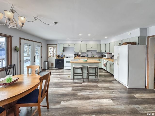 307 NW CROSS Street, Mt Sterling, IL 62353