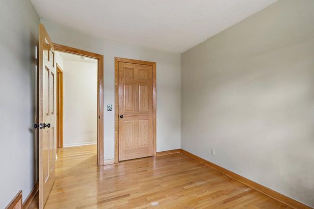 1705 Chapman DRIVE, Waukesha, WI 53189