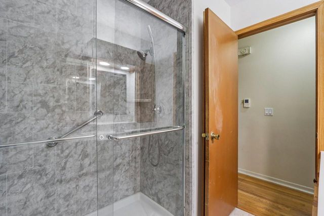 1705 Chapman DRIVE, Waukesha, WI 53189