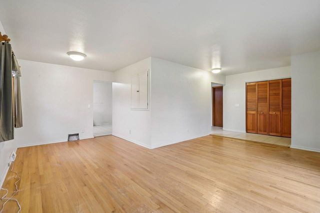 1705 Chapman DRIVE, Waukesha, WI 53189