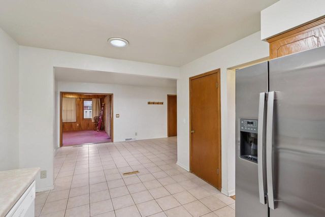 1705 Chapman DRIVE, Waukesha, WI 53189