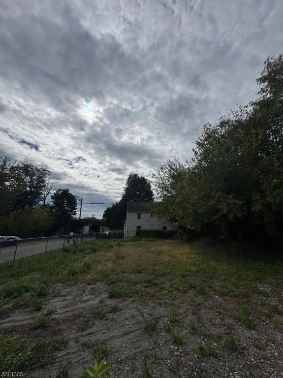 27 Oakwood Ave, City Of Orange Twp., NJ 07050