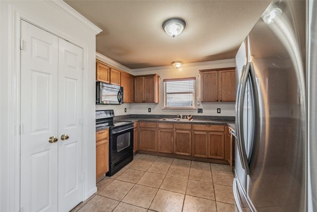 2315 Rogers Avenue, Lancaster, TX 75134