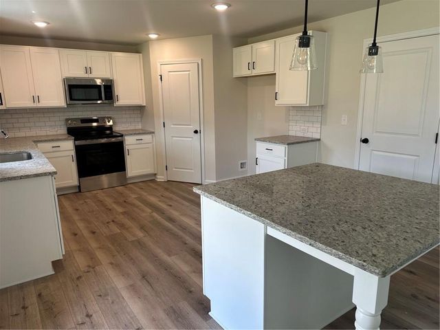 676 Rodeo Drive, Auburn, GA 30011