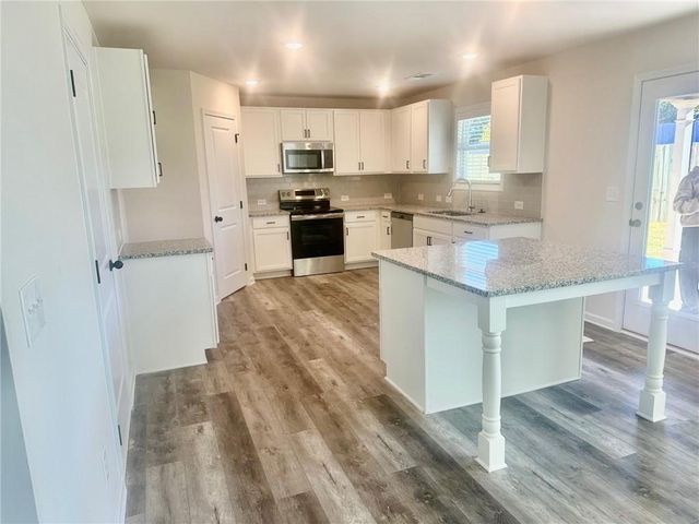 676 Rodeo Drive, Auburn, GA 30011