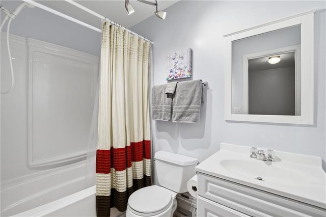 1129 Liberty Parkway NW, Atlanta, GA 30318