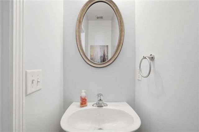 1129 Liberty Parkway NW, Atlanta, GA 30318