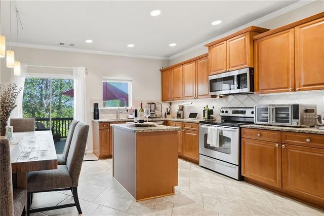 1129 Liberty Parkway NW, Atlanta, GA 30318