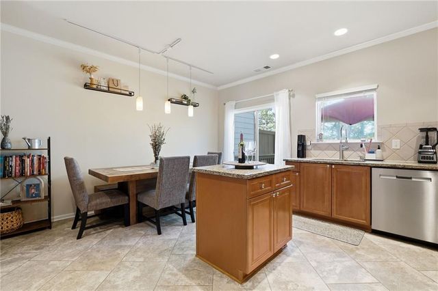 1129 Liberty Parkway NW, Atlanta, GA 30318