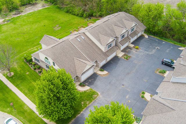 3925 South Pointe Drive B, Dekalb, IL 60115