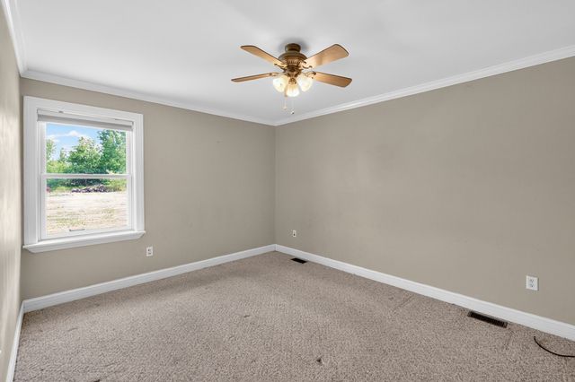 3925 South Pointe Drive B, Dekalb, IL 60115