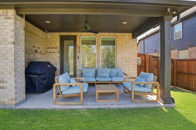 1517 Parker Stone Boulevard, Denton, TX 76210