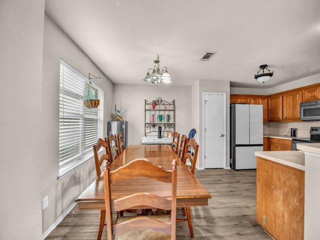 210 Wellington Trail, Weatherford, TX 76085