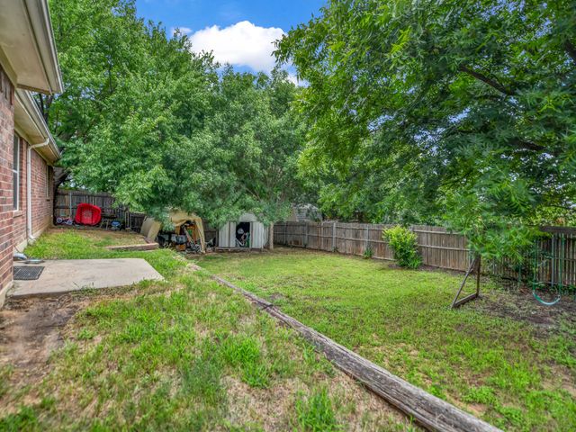 210 Wellington Trail, Weatherford, TX 76085