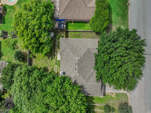 210 Wellington Trail, Weatherford, TX 76085