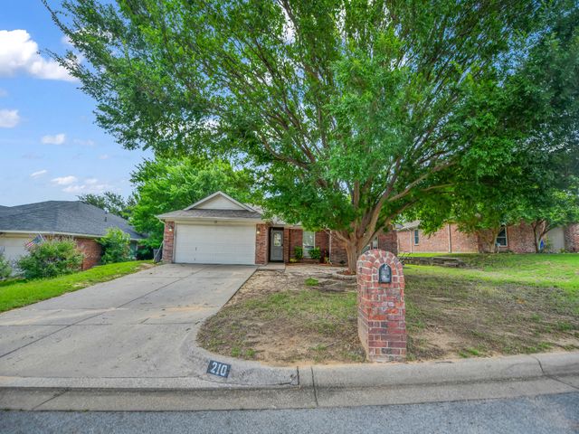 210 Wellington Trail, Weatherford, TX 76085