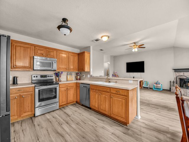 210 Wellington Trail, Weatherford, TX 76085