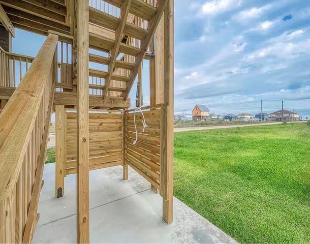 226 Bay Avenue, Freeport, TX 77541