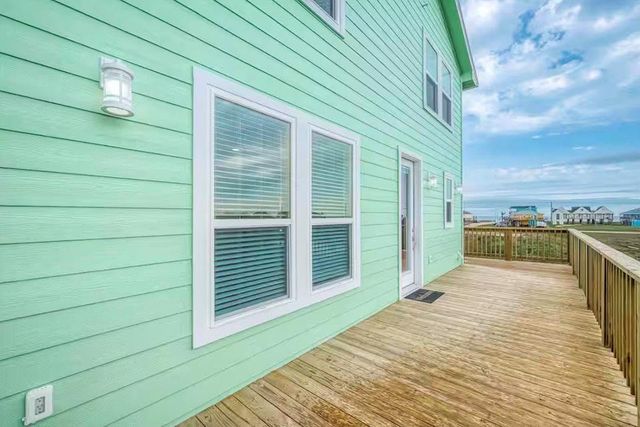 226 Bay Avenue, Freeport, TX 77541