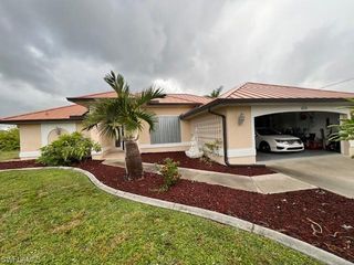 426 NW 37th PL, Cape Coral, FL 33993
