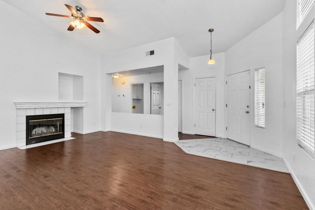 9120 Bristol Plaza Way, Elk Grove, CA 95624