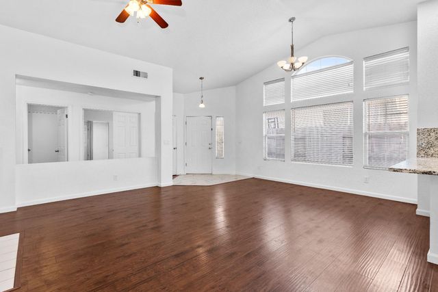 9120 Bristol Plaza Way, Elk Grove, CA 95624