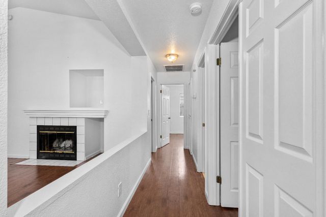 9120 Bristol Plaza Way, Elk Grove, CA 95624