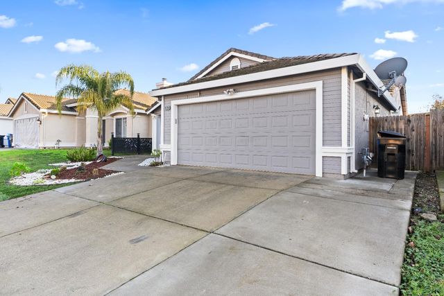 9120 Bristol Plaza Way, Elk Grove, CA 95624