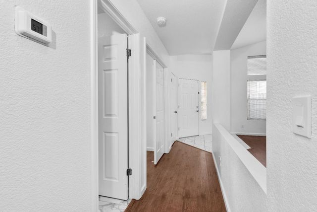 9120 Bristol Plaza Way, Elk Grove, CA 95624