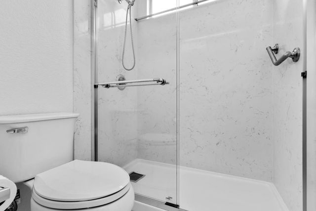 9120 Bristol Plaza Way, Elk Grove, CA 95624