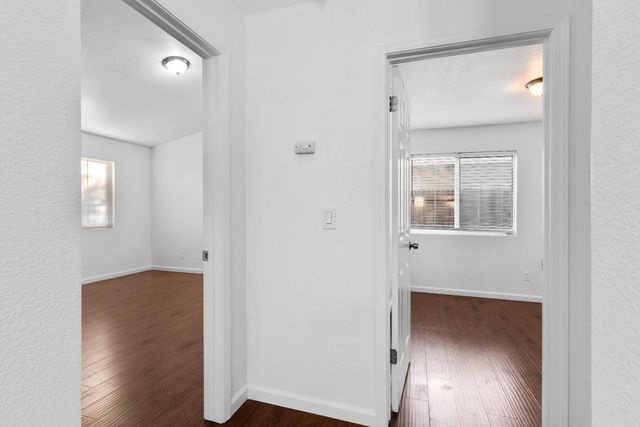 9120 Bristol Plaza Way, Elk Grove, CA 95624