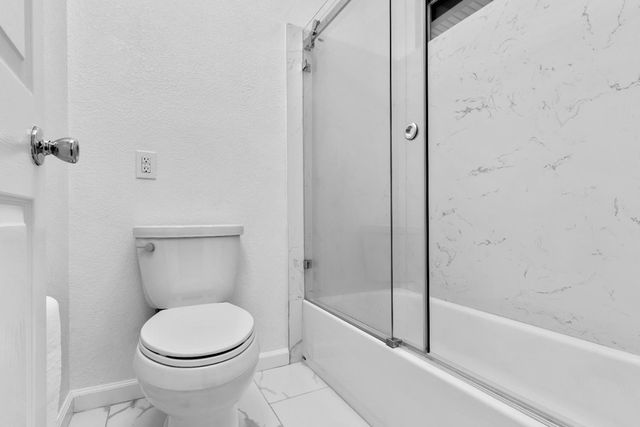 9120 Bristol Plaza Way, Elk Grove, CA 95624