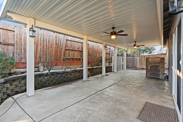 9120 Bristol Plaza Way, Elk Grove, CA 95624